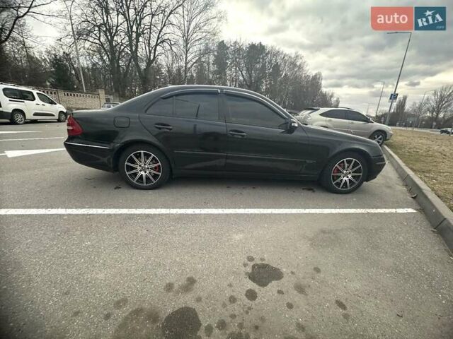 Черный Мерседес Е-Класс, объемом двигателя 3.2 л и пробегом 483 тыс. км за 5500 $, фото 12 на Automoto.ua