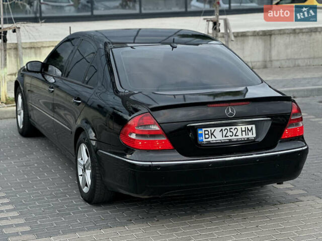 Черный Мерседес Е-Класс, объемом двигателя 3.22 л и пробегом 300 тыс. км за 6600 $, фото 6 на Automoto.ua