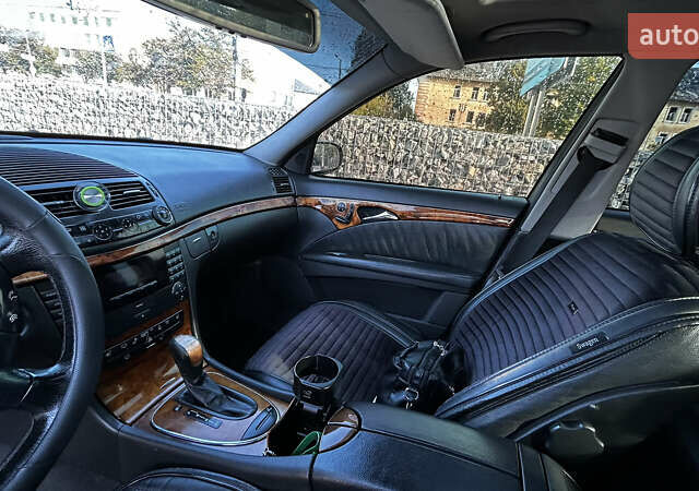 Черный Мерседес Е-Класс, объемом двигателя 2.2 л и пробегом 388 тыс. км за 3400 $, фото 14 на Automoto.ua