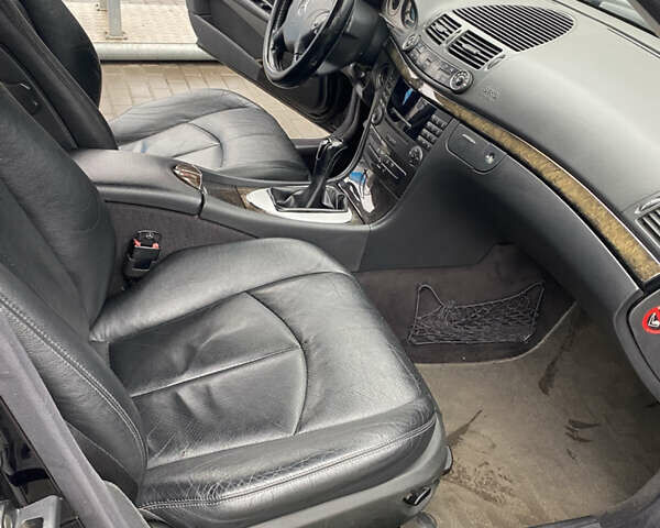 Чорний Мерседес Е-Клас, об'ємом двигуна 2.15 л та пробігом 458 тис. км за 7500 $, фото 19 на Automoto.ua