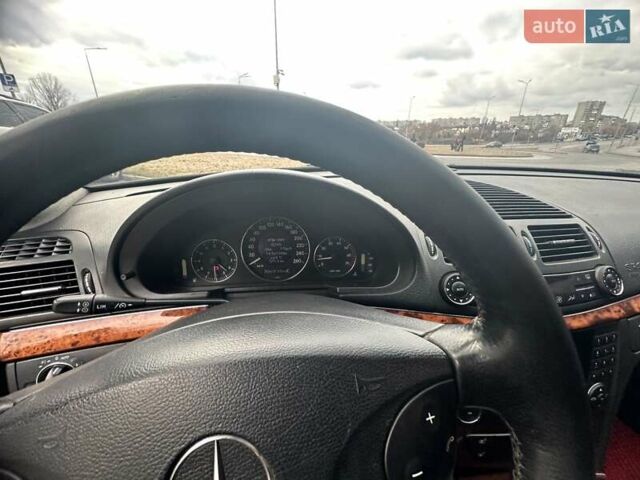 Черный Мерседес Е-Класс, объемом двигателя 3.2 л и пробегом 483 тыс. км за 5500 $, фото 22 на Automoto.ua