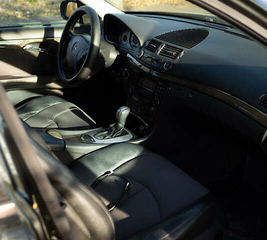 Чорний Мерседес Е-Клас, об'ємом двигуна 1.8 л та пробігом 221 тис. км за 6200 $, фото 8 на Automoto.ua