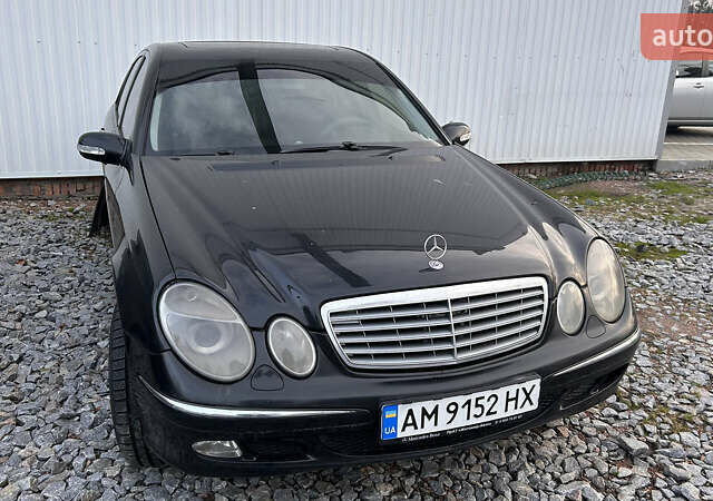 Черный Мерседес Е-Класс, объемом двигателя 2.2 л и пробегом 388 тыс. км за 3400 $, фото 1 на Automoto.ua