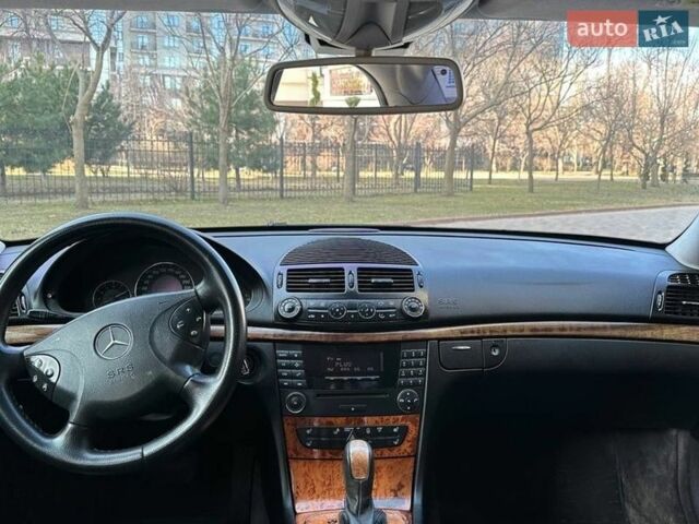 Чорний Мерседес Е-Клас, об'ємом двигуна 2.69 л та пробігом 452 тис. км за 5800 $, фото 12 на Automoto.ua