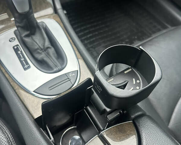 Черный Мерседес Е-Класс, объемом двигателя 3.22 л и пробегом 430 тыс. км за 8500 $, фото 26 на Automoto.ua