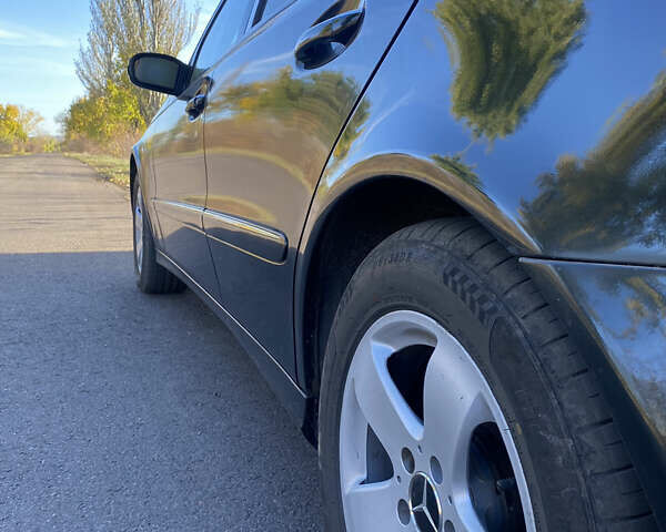 Чорний Мерседес Е-Клас, об'ємом двигуна 1.8 л та пробігом 221 тис. км за 6200 $, фото 7 на Automoto.ua