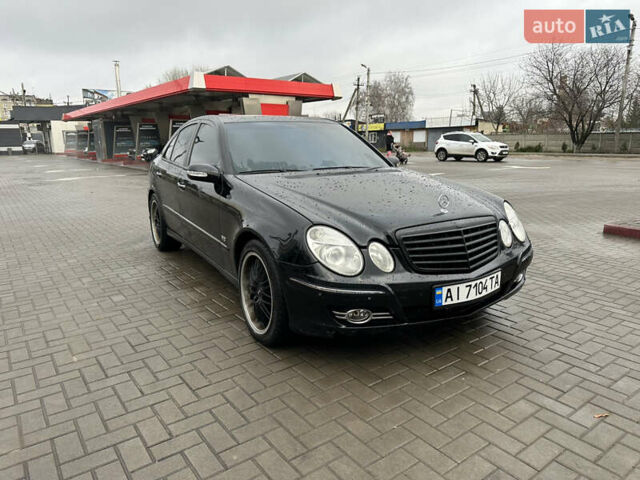 Чорний Мерседес Е-Клас, об'ємом двигуна 5 л та пробігом 250 тис. км за 8000 $, фото 1 на Automoto.ua