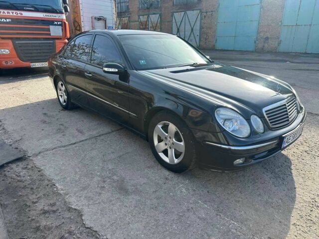 Черный Мерседес Е-Класс, объемом двигателя 2.7 л и пробегом 357 тыс. км за 8000 $, фото 2 на Automoto.ua