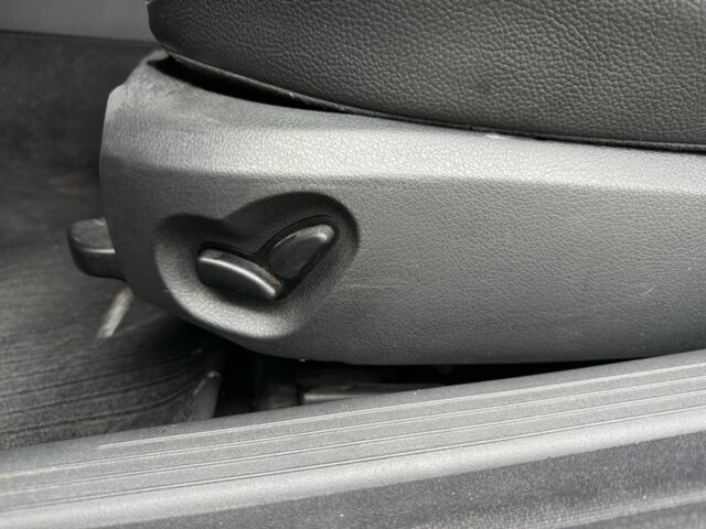 Черный Мерседес Е-Класс, объемом двигателя 1.8 л и пробегом 220 тыс. км за 6750 $, фото 8 на Automoto.ua