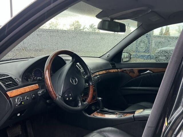 Мерседес Е-Класс 2003 в Кременчуге на Automoto.ua Черный Мерседес Е-Класс, объемом двигателя 2.6 л и пробегом 250 тыс. км за 5500 $, фото 14 на Automoto.ua