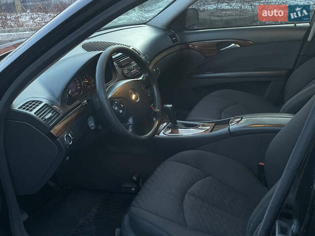 Чорний Мерседес Е-Клас, об'ємом двигуна 2.2 л та пробігом 375 тис. км за 4999 $, фото 6 на Automoto.ua