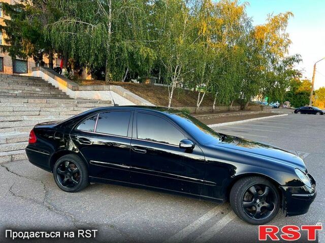 Мерседес Е-Класс 2003 в Первомайск на Automoto.ua Черный Мерседес Е-Класс, объемом двигателя 2.1 л и пробегом 0 тыс. км за 6800 $, фото 2 на Automoto.ua