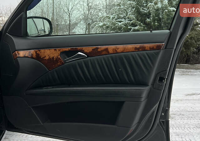 Черный Мерседес Е-Класс, объемом двигателя 2.7 л и пробегом 200 тыс. км за 7750 $, фото 31 на Automoto.ua