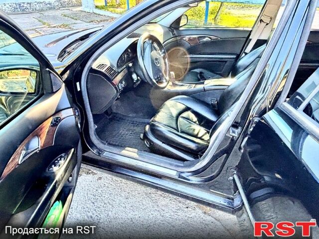Мерседес Е-Класс 2003 в Арцизе на Automoto.ua Черный Мерседес Е-Класс, объемом двигателя 2.7 л и пробегом 250 тыс. км за 6600 $, фото 9 на Automoto.ua