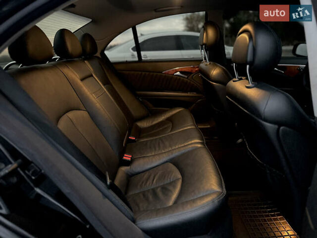 Черный Мерседес Е-Класс, объемом двигателя 3.22 л и пробегом 300 тыс. км за 6600 $, фото 16 на Automoto.ua