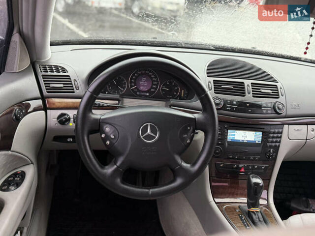Мерседес Е-Класс 2003 в Городке на Automoto.ua Черный Мерседес Е-Класс, объемом двигателя 2.2 л и пробегом 350 тыс. км за 6999 $, фото 25 на Automoto.ua