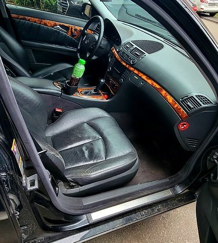 Чорний Мерседес Е-Клас, об'ємом двигуна 3.2 л та пробігом 312 тис. км за 6700 $, фото 7 на Automoto.ua