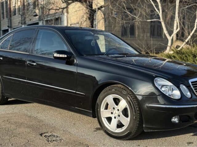 Чорний Мерседес Е-Клас, об'ємом двигуна 3.2 л та пробігом 356 тис. км за 7898 $, фото 1 на Automoto.ua