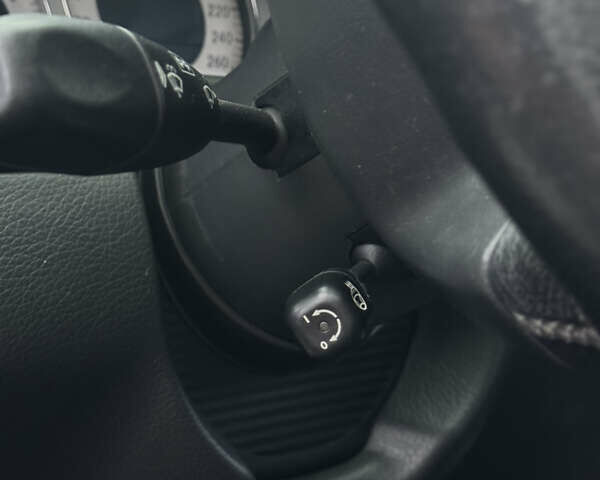 Чорний Мерседес Е-Клас, об'ємом двигуна 2.7 л та пробігом 265 тис. км за 5300 $, фото 21 на Automoto.ua