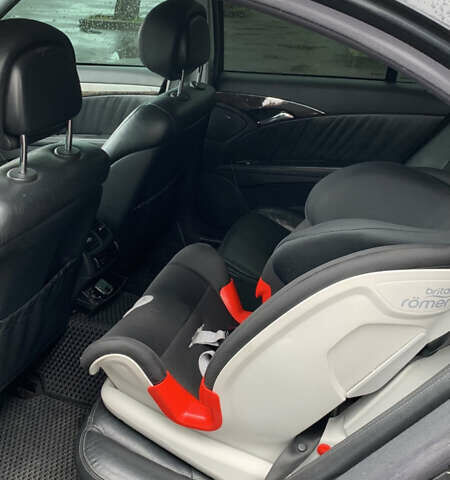 Чорний Мерседес Е-Клас, об'ємом двигуна 4.97 л та пробігом 351 тис. км за 9000 $, фото 19 на Automoto.ua