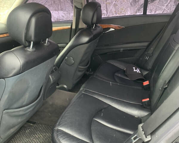 Черный Мерседес Е-Класс, объемом двигателя 2.2 л и пробегом 527 тыс. км за 4999 $, фото 11 на Automoto.ua