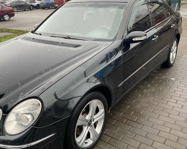 Чорний Мерседес Е-Клас, об'ємом двигуна 2.15 л та пробігом 458 тис. км за 7500 $, фото 4 на Automoto.ua