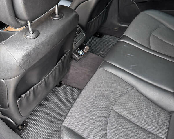 Черный Мерседес Е-Класс, объемом двигателя 3.2 л и пробегом 375 тыс. км за 8000 $, фото 9 на Automoto.ua