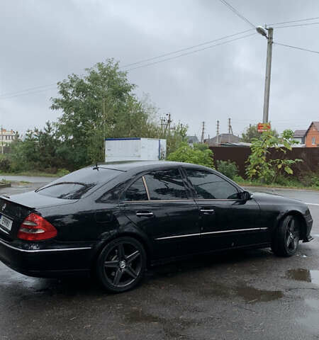 Чорний Мерседес Е-Клас, об'ємом двигуна 4.97 л та пробігом 351 тис. км за 9000 $, фото 6 на Automoto.ua