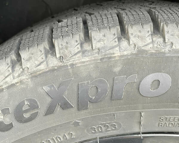 Черный Мерседес Е-Класс, объемом двигателя 2.15 л и пробегом 466 тыс. км за 8200 $, фото 8 на Automoto.ua