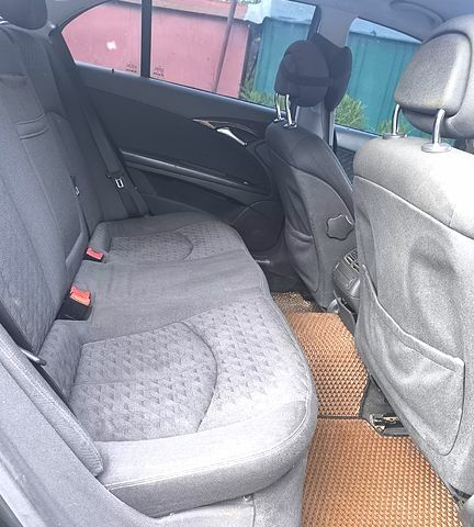 Черный Мерседес Е-Класс, объемом двигателя 1.8 л и пробегом 390 тыс. км за 6750 $, фото 11 на Automoto.ua