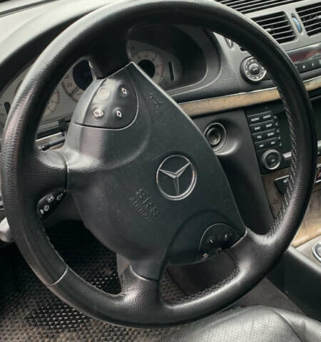 Чорний Мерседес Е-Клас, об'ємом двигуна 4.97 л та пробігом 351 тис. км за 9000 $, фото 14 на Automoto.ua