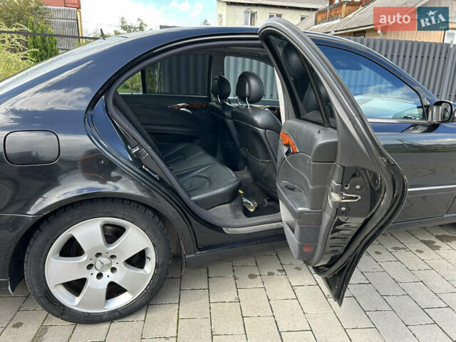 Черный Мерседес Е-Класс, объемом двигателя 3.2 л и пробегом 425 тыс. км за 5299 $, фото 28 на Automoto.ua