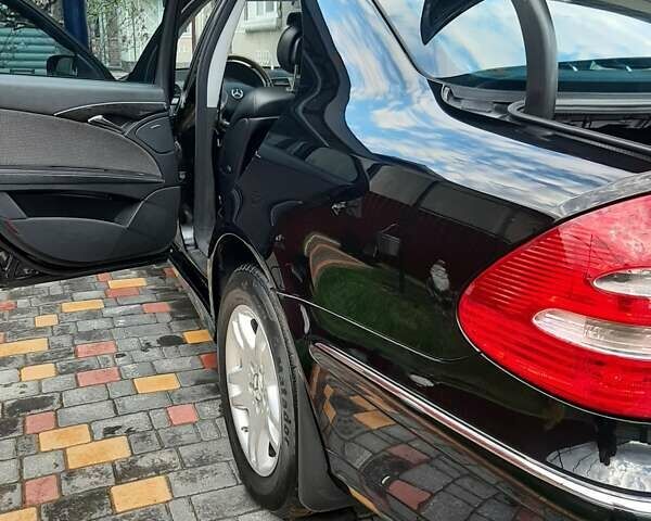 Черный Мерседес Е-Класс, объемом двигателя 1.8 л и пробегом 320 тыс. км за 8500 $, фото 25 на Automoto.ua