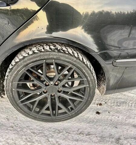 Черный Мерседес Е-Класс, объемом двигателя 0 л и пробегом 300 тыс. км за 1900 $, фото 1 на Automoto.ua