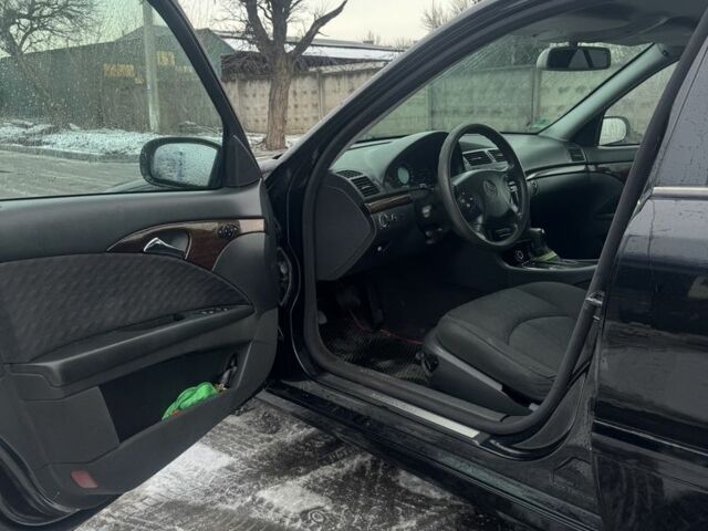 Черный Мерседес Е-Класс, объемом двигателя 2.7 л и пробегом 459 тыс. км за 6200 $, фото 6 на Automoto.ua