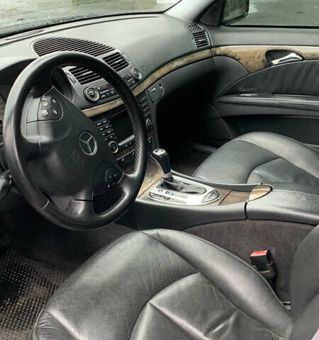 Чорний Мерседес Е-Клас, об'ємом двигуна 4.97 л та пробігом 352 тис. км за 9000 $, фото 17 на Automoto.ua