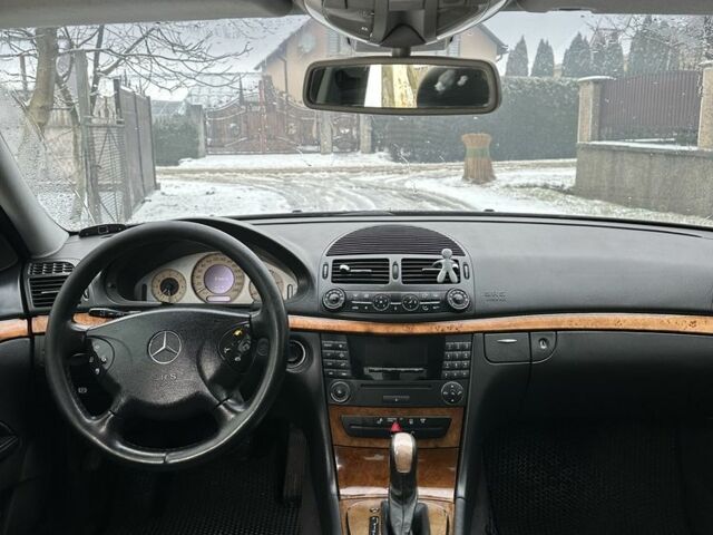 Черный Мерседес Е-Класс, объемом двигателя 3.2 л и пробегом 367 тыс. км за 7350 $, фото 8 на Automoto.ua