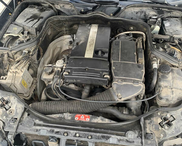 Черный Мерседес Е-Класс, объемом двигателя 1.8 л и пробегом 445 тыс. км за 5500 $, фото 8 на Automoto.ua