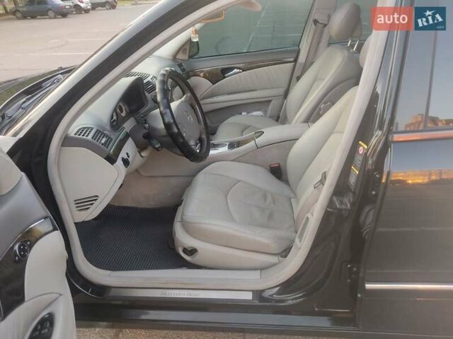 Черный Мерседес Е-Класс, объемом двигателя 2.69 л и пробегом 400 тыс. км за 7700 $, фото 7 на Automoto.ua