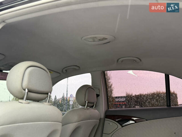 Мерседес Е-Класс 2003 в Городке на Automoto.ua Черный Мерседес Е-Класс, объемом двигателя 2.2 л и пробегом 350 тыс. км за 6999 $, фото 24 на Automoto.ua