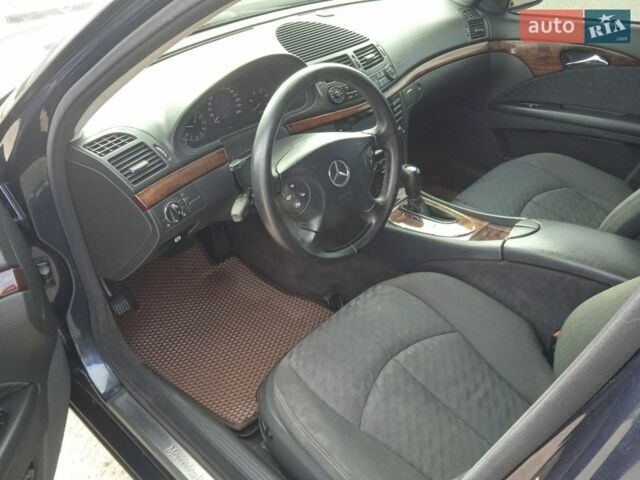 Чорний Мерседес Е-Клас, об'ємом двигуна 2.1 л та пробігом 304 тис. км за 6000 $, фото 11 на Automoto.ua
