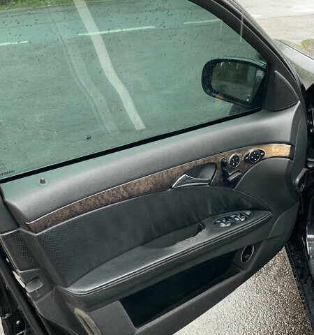 Чорний Мерседес Е-Клас, об'ємом двигуна 4.97 л та пробігом 351 тис. км за 9000 $, фото 11 на Automoto.ua