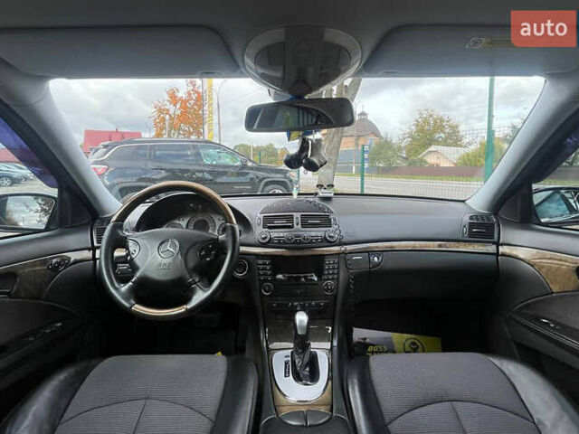 Черный Мерседес Е-Класс, объемом двигателя 1.8 л и пробегом 330 тыс. км за 9000 $, фото 8 на Automoto.ua