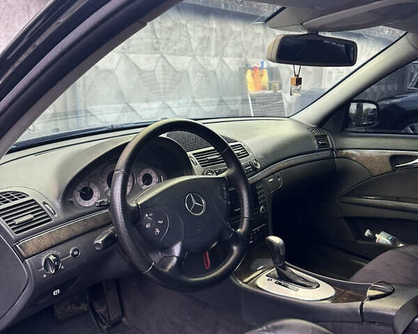 Чорний Мерседес Е-Клас, об'ємом двигуна 2.6 л та пробігом 370 тис. км за 4500 $, фото 2 на Automoto.ua