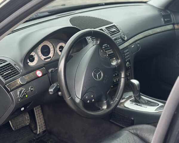 Черный Мерседес Е-Класс, объемом двигателя 3.22 л и пробегом 430 тыс. км за 8500 $, фото 17 на Automoto.ua