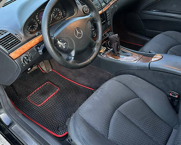 Мерседес Е-Класс 2003 в Дунаевцах на Automoto.ua Черный Мерседес Е-Класс, объемом двигателя 1.8 л и пробегом 265 тыс. км за 6400 $, фото 5 на Automoto.ua