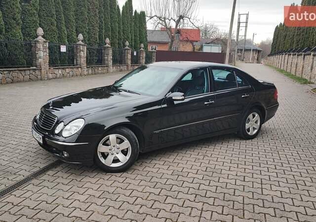 Черный Мерседес Е-Класс, объемом двигателя 1.8 л и пробегом 298 тыс. км за 8200 $, фото 19 на Automoto.ua