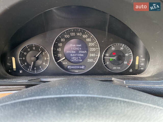 Черный Мерседес Е-Класс, объемом двигателя 3.2 л и пробегом 300 тыс. км за 6900 $, фото 8 на Automoto.ua