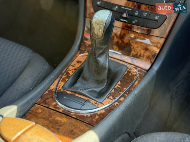 Черный Мерседес Е-Класс, объемом двигателя 1.8 л и пробегом 239 тыс. км за 6800 $, фото 19 на Automoto.ua