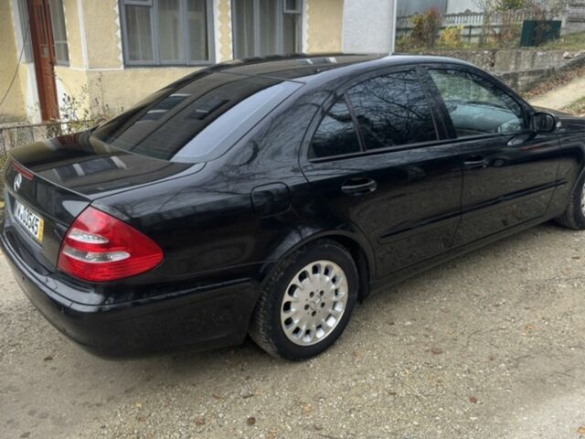 Черный Мерседес Е-Класс, объемом двигателя 1.8 л и пробегом 268 тыс. км за 7700 $, фото 3 на Automoto.ua